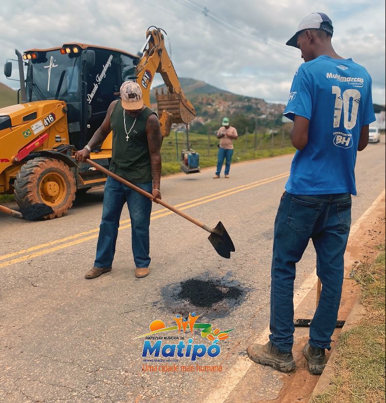 A Prefeitura Municipal de Matipó, através da Secretaria Municipal de Obras realiza Operação Tapa buraco na Rodovia Ozires Linhares Fraga.